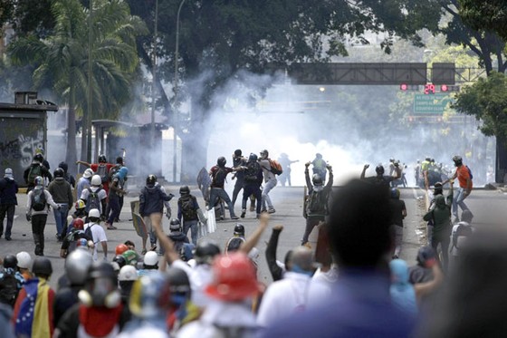 Goldman Sachs tiếp tay chính phủ Venezuela? ảnh 1