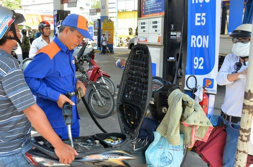 Cuối năm nay khai tử xăng RON 92 - Ảnh 1. Cuối năm nay khai tử xăng RON 92 - Ảnh 1.