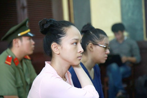 Bẽ bàng quan hệ tình - tiền ảnh 1