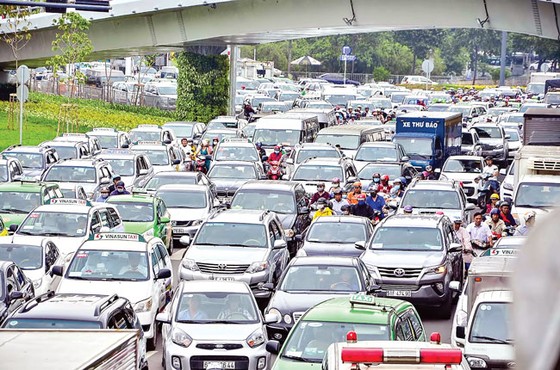 Bài toán kẹt xe khu vực sân bay TSN? ảnh 1