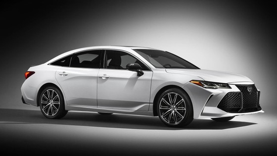 Toyota Avalon 2019 chính thức lộ diện - Ảnh 5. Toyota Avalon 2019 chính thức lộ diện - Ảnh 5.