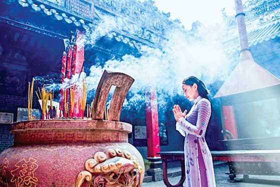 Vãn cảnh chùa Sài Gòn đầu xuân ảnh 1