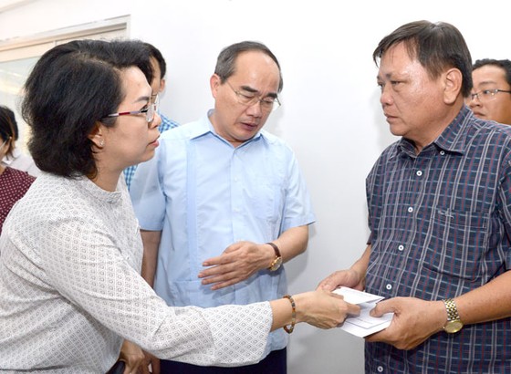 TPHCM khẩn trương khắc phục hậu quả vụ cháy chung cư Carina ảnh 2