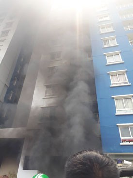 Cảnh báo các chung cư từ vụ cháy Carina Plaza ảnh 1