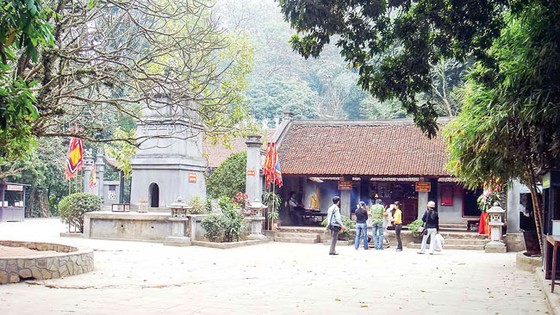 Cổ kính, tôn nghiêm và linh thiêng ảnh 1