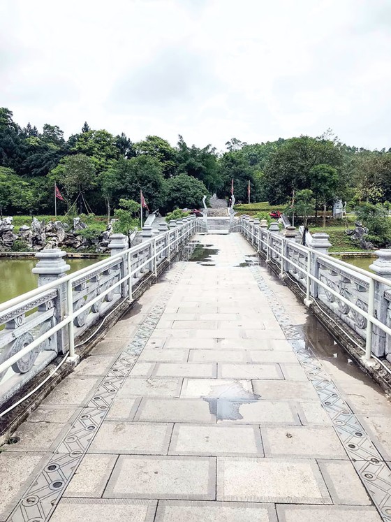Cổ kính, tôn nghiêm và linh thiêng ảnh 4