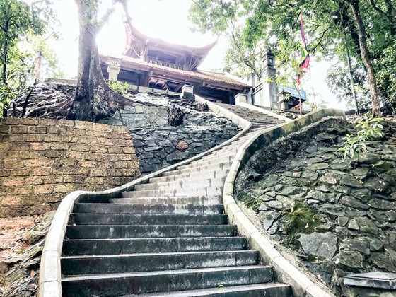 Cổ kính, tôn nghiêm và linh thiêng ảnh 8