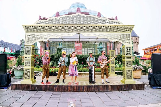 Làng cổ Pháp trên đỉnh Bà Nà ảnh 5