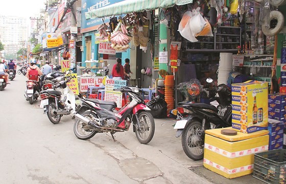 Lòng đường lại “thất thủ” ảnh 3