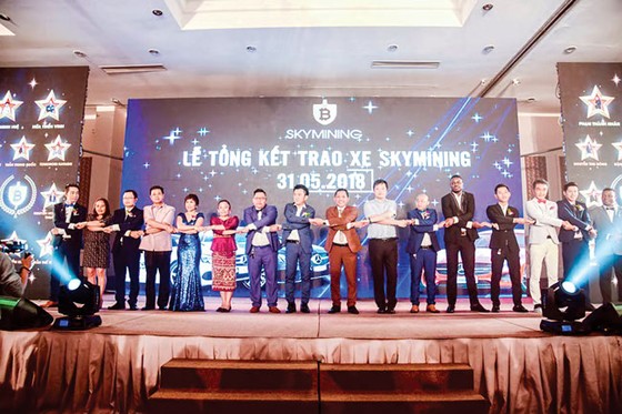 Cảnh báo “sập nhà máy đào vàng” ảnh 1