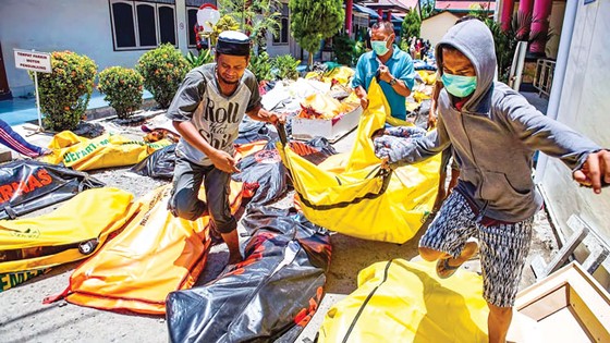 Indonesia tan hoang sau động đất - sóng thần ảnh 10