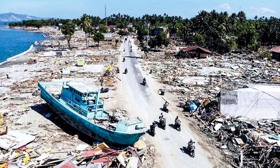 Indonesia tan hoang sau động đất - sóng thần ảnh 12