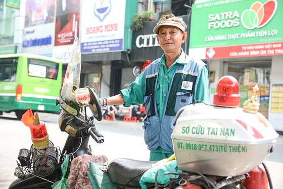 Ông già gom rác và lòng tốt lặng lẽ ảnh 1