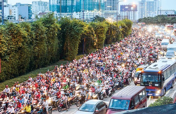 Kết nối giao thông khu Đông vẫn chưa thông ảnh 1