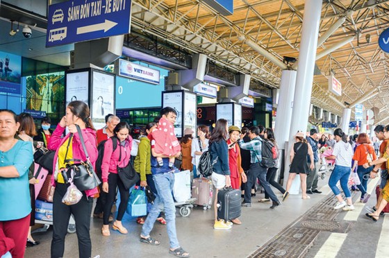 Nỗ lực giảm ùn tắc sân bay Tân Sơn Nhất ảnh 1