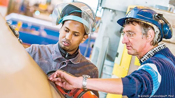 Đức giải bài toán thiếu hụt lao động ảnh 1