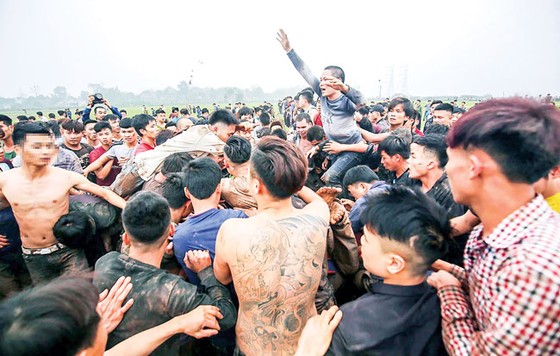 Loạn… lễ hội ảnh 1