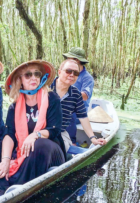 Tình văn chương xuyên biên giới ảnh 1