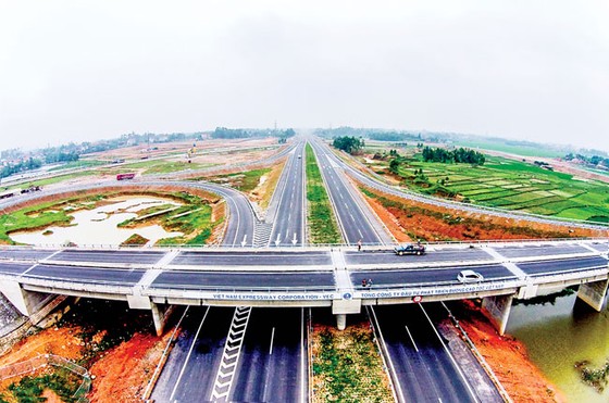 “Quả đấm thép” đang dịch chuyển ảnh 1