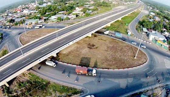 Chính phủ yêu cầu thay nhà đầu tư dự án cao tốc Trung Lương - Mỹ Thuận ảnh 1