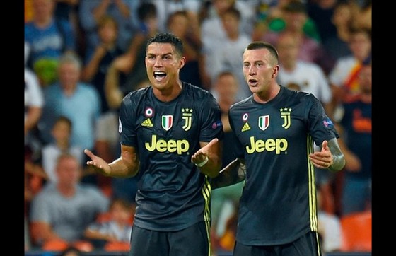 Bị treo giò 1 trận, Ronaldo có cơ hội trở lại Old Trafford ảnh 1