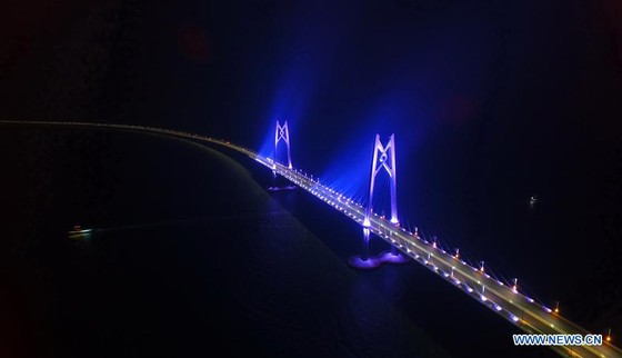 Trung Quốc khánh thành cây cầu vượt biển dài nhất thế giới nối Hong Kong với đại lục ảnh 16
