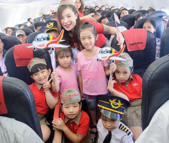 Phi công, tiếp viên “nhí” tưng bừng vui 1-6 cùng Vietjet ảnh 4
