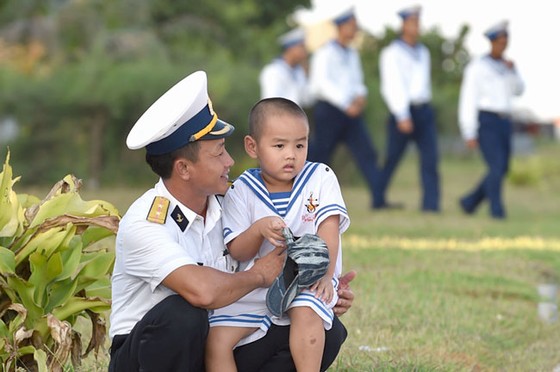 Những đứa trẻ của Trường Sa ảnh 8