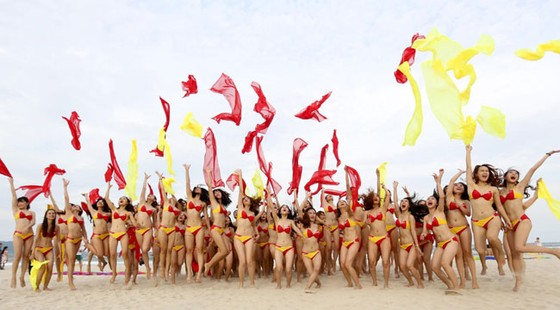 Chào hè của “Hãng hàng không bikini” ảnh 13