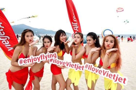 Chào hè của “Hãng hàng không bikini” ảnh 3
