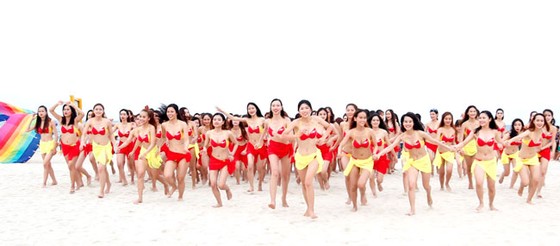 Chào hè của “Hãng hàng không bikini” ảnh 4