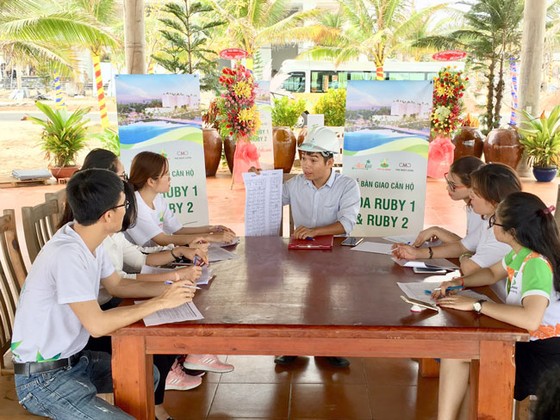 Nhộn nhịp sự kiện bàn giao Aloha Beach Village giai đoạn 1 ảnh 1