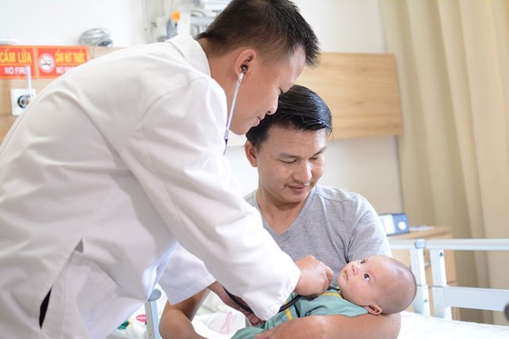 Vinmec Central Park: Em bé được “tái sinh” bằng kỹ thuật mổ tim không đau ảnh 1