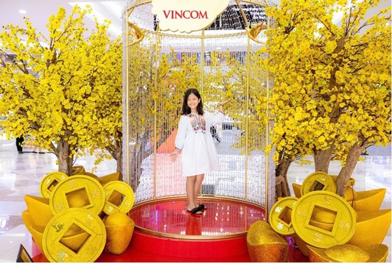 Vincom mở hội “Đón Xuân Gắn Kết – Vui Tết Tài Lộc” ảnh 1