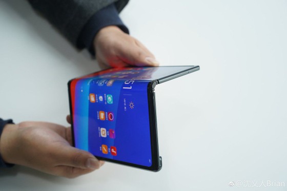 Xu hướng điện thoại màn hình gập lên ngôi trong năm 2019 ảnh 3