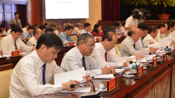 Hội nghị Thành ủy lần 18: Bàn giải pháp xây dựng cán bộ uy tín ảnh 2