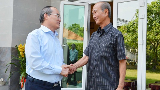 Bí thư Thành ủy TPHCM Nguyễn Thiện Nhân thăm, chúc tết Nhà tình báo huyền thoại ảnh 3