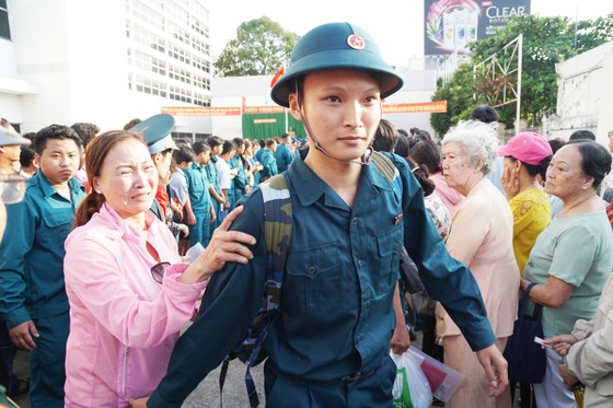 Gần 4.400 thanh niên TPHCM lên đường nhập ngũ ảnh 18
