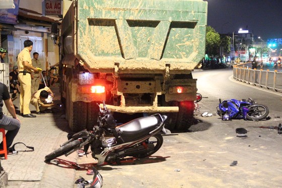 Khởi tố tài xế xe ben “điên” tông nhiều xe máy khiến 1 người chết, 5 người bị thương ảnh 3
