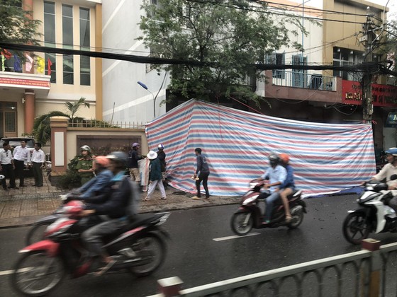 Diễn biến mới vụ nổ trước trụ sở Công an phường 12, quận Tân Bình ảnh 2