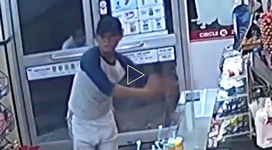 Bắt nhóm đối tượng thực hiện nhiều vụ cướp tại cửa hàng tiện ích ảnh 2