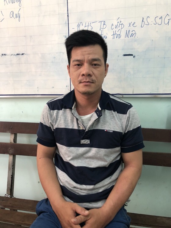 Khởi tố người cha dắt con trai 11 tuổi đi trộm cắp tài sản ảnh 1