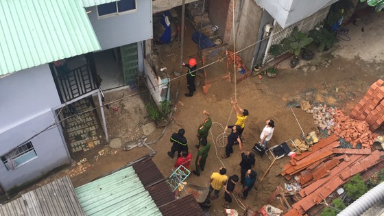 Cháy nhà dân ở chân cầu Bình Lợi, Bình Thạnh ảnh 8