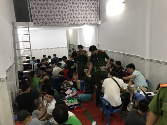 Triệt phá sới bạc của "Thành bò" ở quận Gò Vấp ảnh 5