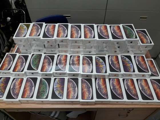Hải quan Tân Sơn Nhất bắt giữ hơn 250 chiếc ĐTDĐ Iphone mới trị giá 6,5 tỷ đồng ảnh 2