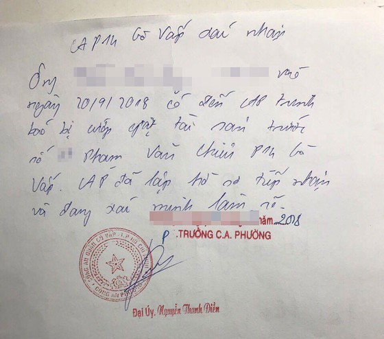 Hai vợ chồng trình báo bị cướp giật túi xách chứa hơn 2 tỷ đồng ảnh 1
