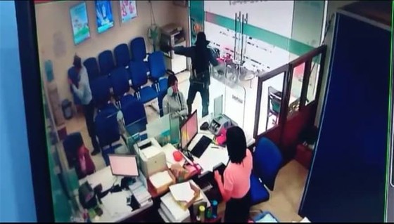 Sau nhiều vụ cướp ngân hàng, tiệm vàng, Bộ Công an chỉ đạo khẩn ảnh 2