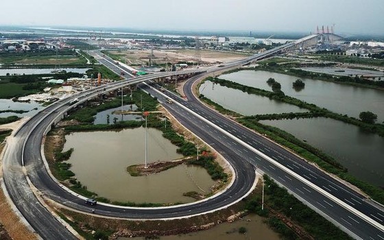 Thủ tướng Nguyễn Xuân Phúc phát lệnh thông xe cao tốc Hạ Long- Hải Phòng ảnh 2