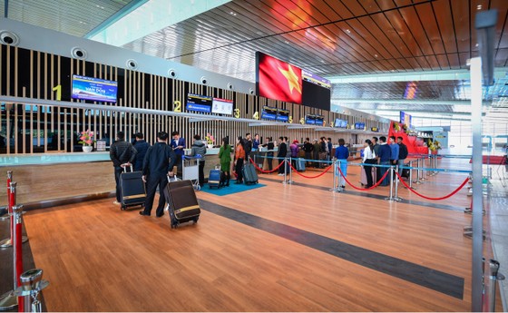 Vietnam Airlines chớp thời cơ bứt phá với đường bay mới TPHCM – Vân Đồn ảnh 1