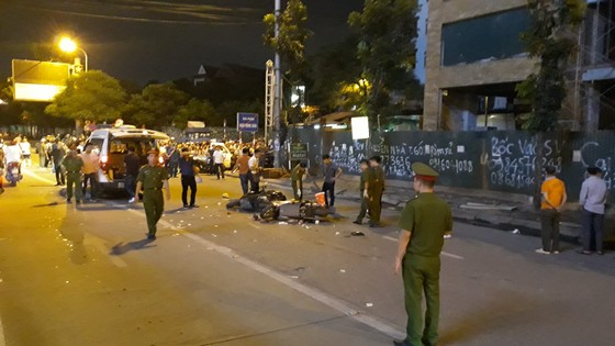 Một nạn nhân tử vong do cần cẩu rơi tời trên đường Lê Văn Lương, Hà Nội ảnh 2